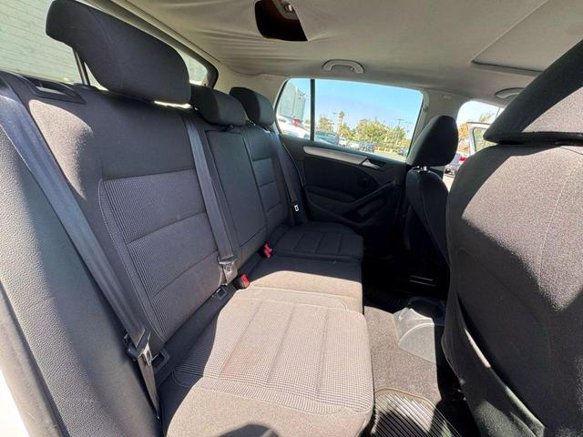 Photo of 2010 White Volkswagen Golf