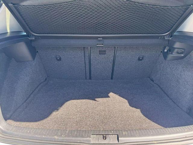 Photo of 2010 White Volkswagen Golf