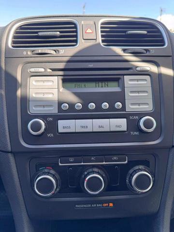 Photo of 2010 White Volkswagen Golf