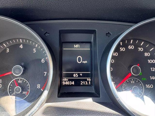 Photo of 2010 White Volkswagen Golf