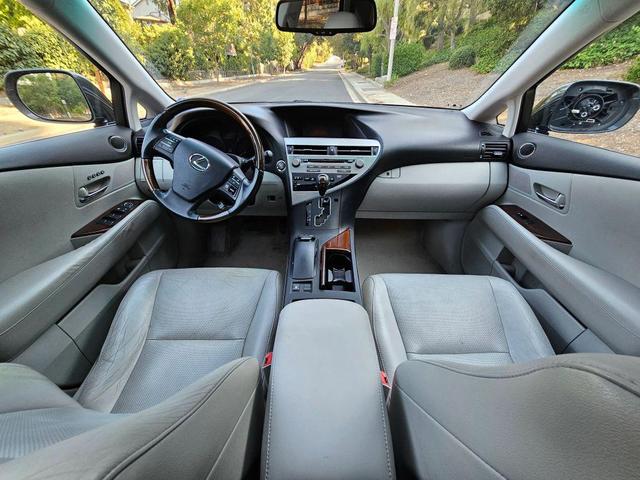 Photo of 2011 Gray Lexus RX 350