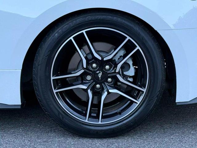 Photo of 2021 White Ford Mustang