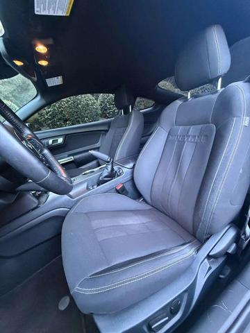 Photo of 2021 White Ford Mustang