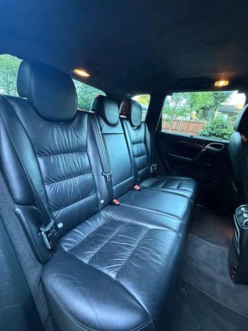Photo of 2005 White Porsche Cayenne