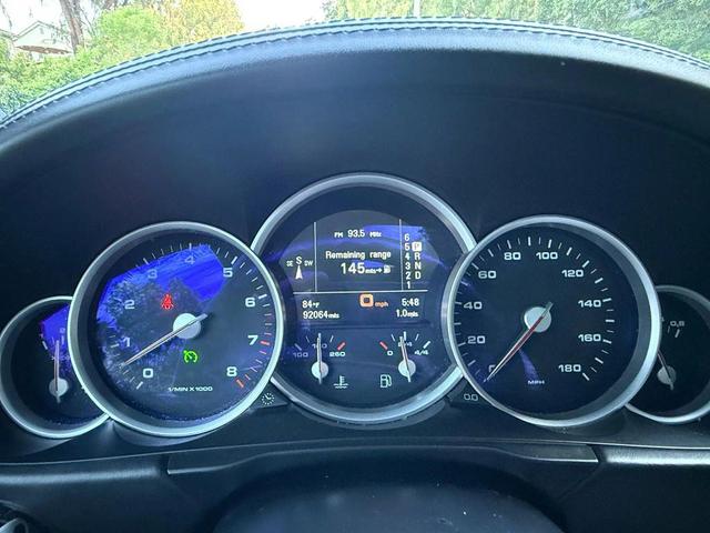Photo of 2005 White Porsche Cayenne
