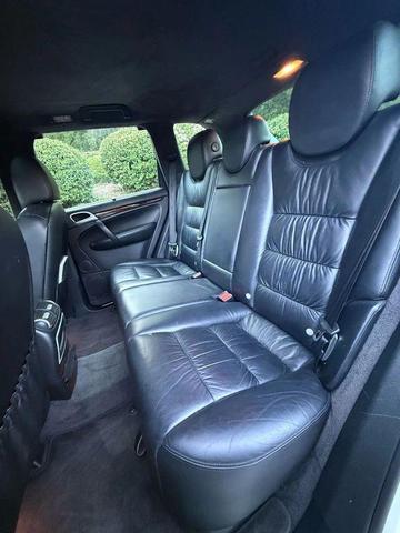 Photo of 2005 White Porsche Cayenne
