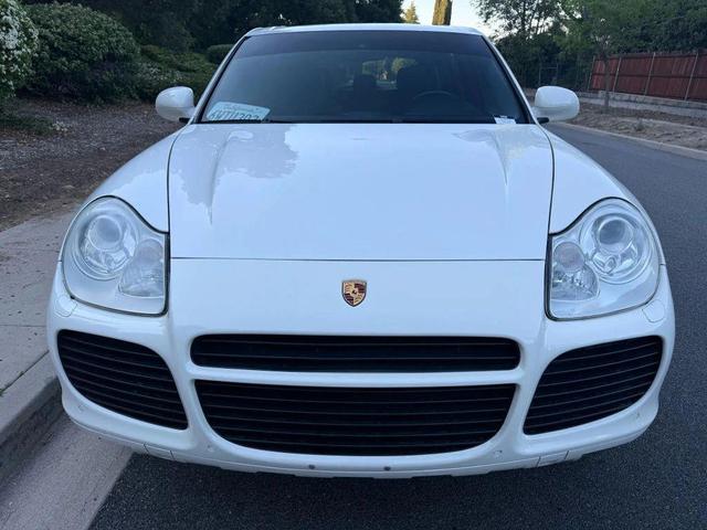 Photo of 2005 White Porsche Cayenne