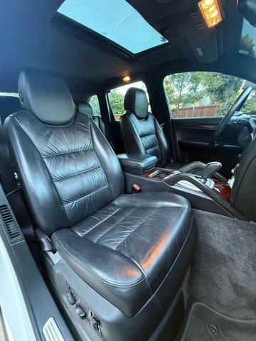 Photo of 2005 White Porsche Cayenne