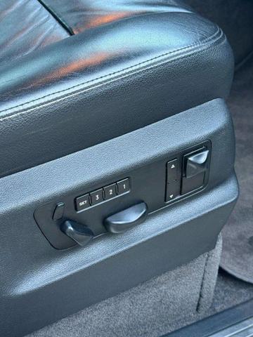 Photo of 2005 White Porsche Cayenne