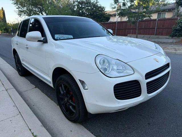 Photo of 2005 White Porsche Cayenne