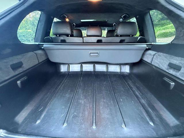 Photo of 2005 White Porsche Cayenne