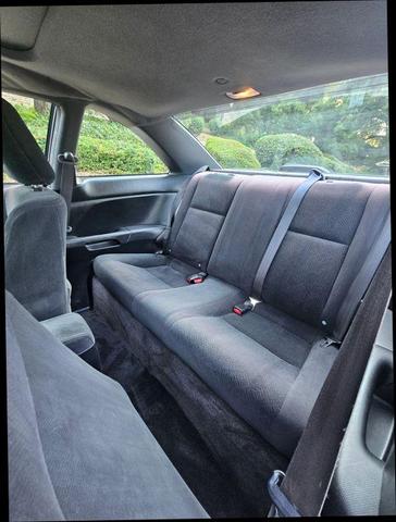 Photo of 2004 Gray Honda Civic