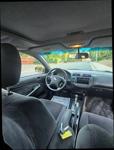 Photo of 2004 Gray Honda Civic