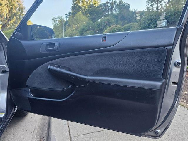 Photo of 2004 Gray Honda Civic