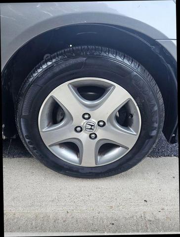 Photo of 2004 Gray Honda Civic