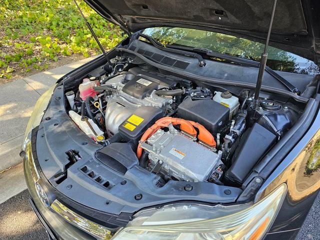Photo of 2015 Black Toyota Camry Hybrid