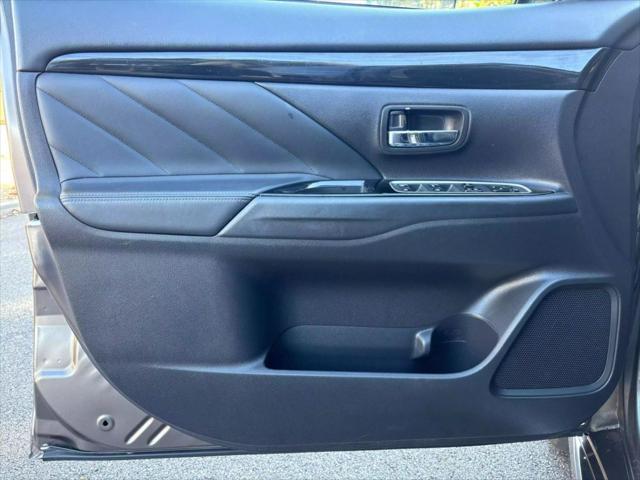 Photo of 2018 Brown Mitsubishi Outlander PHEV