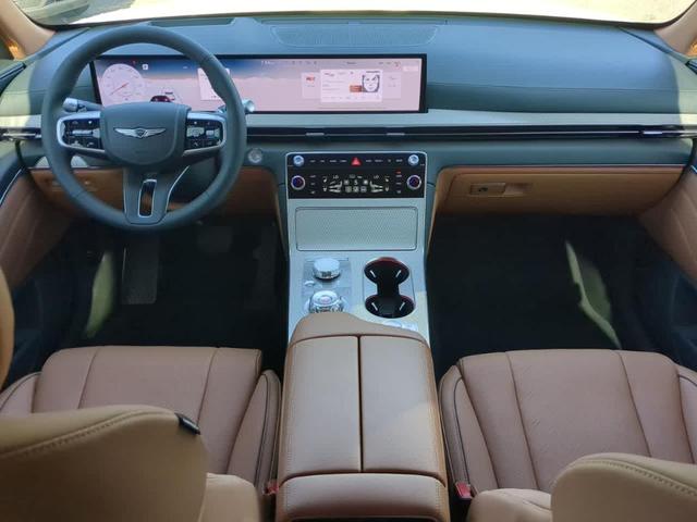 Photo of 2025 Uyuni White Genesis GV80