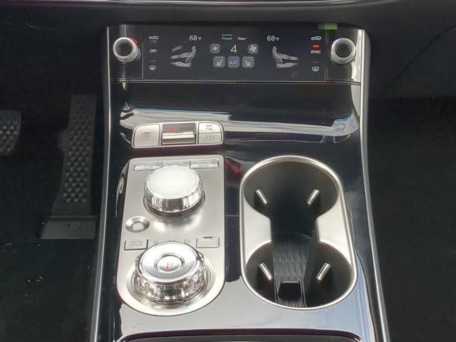 Photo of 2026 Uyuni White Genesis GV70