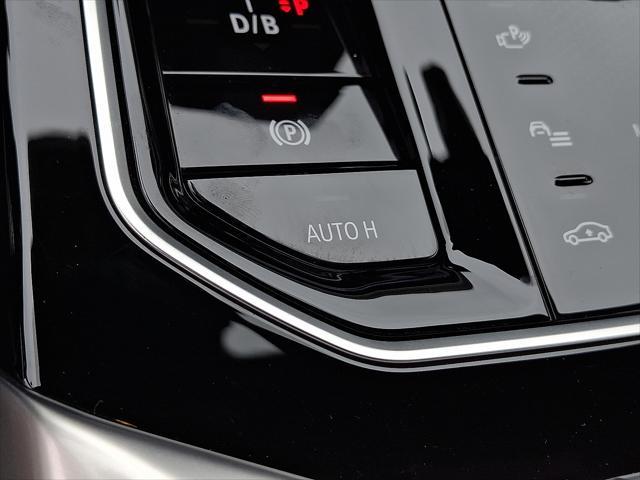 Photo of 2024 Black Sapphire Metallic BMW i7