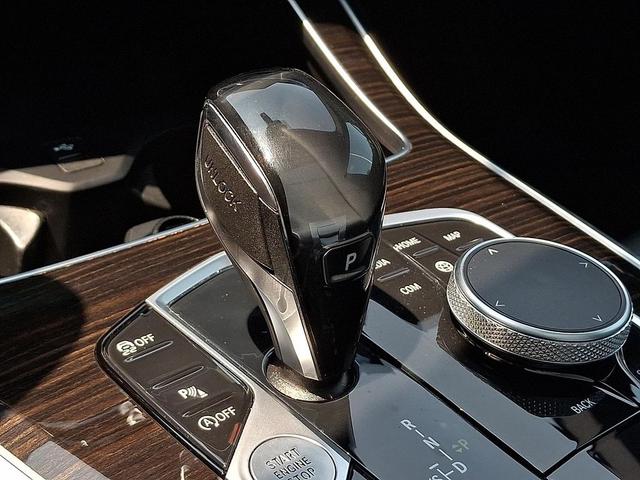 Photo of 2020 Black Sapphire Metallic BMW X5