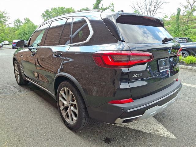 Photo of 2021 Black Sapphire Metallic BMW X5