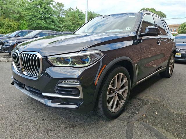 Photo of 2021 Black Sapphire Metallic BMW X5