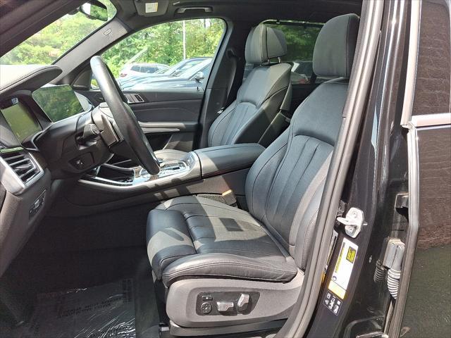 Photo of 2021 Black Sapphire Metallic BMW X5