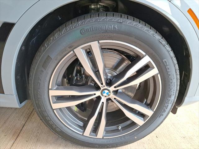 Photo of 2026 Brooklyn Grey Metallic BMW X7