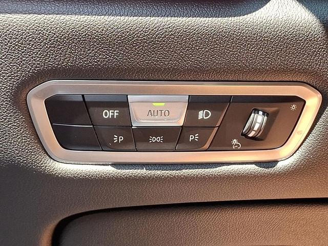Photo of 2023 White Metallic BMW X6