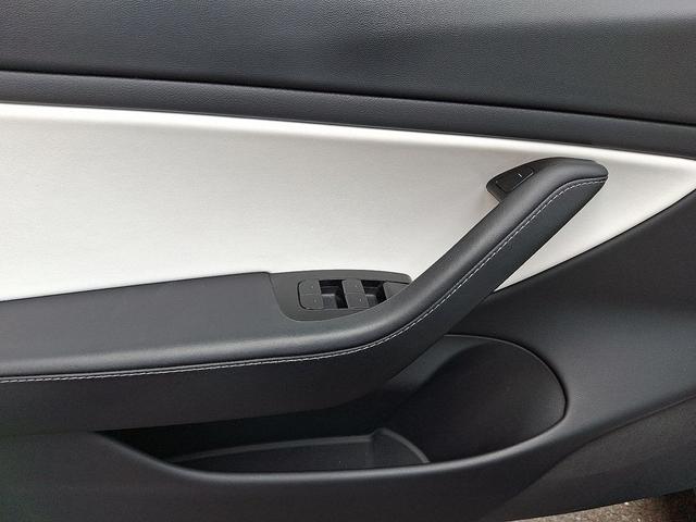Photo of 2020 Deep Blue Metallic - DBMET Tesla Model 3