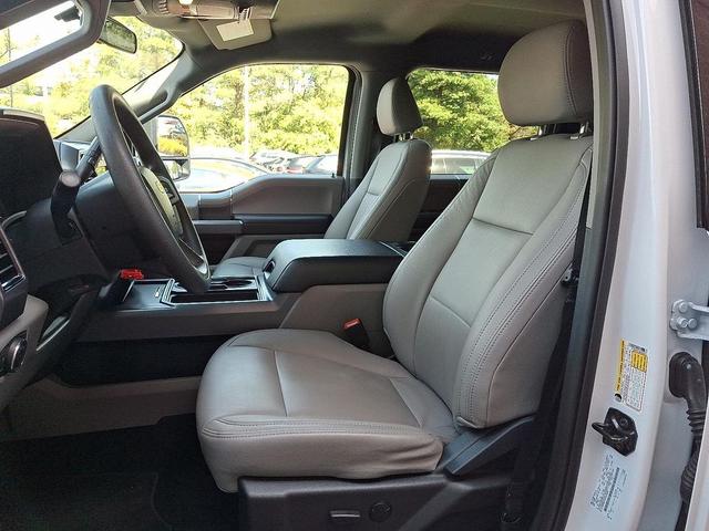 Photo of 2022 Oxford White Ford F-250