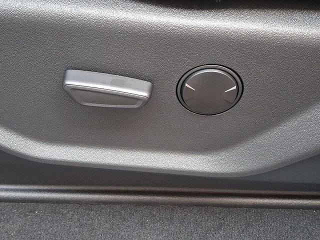 Photo of 2022 Oxford White Ford F-250