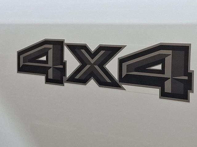 Photo of 2022 Oxford White Ford F-250