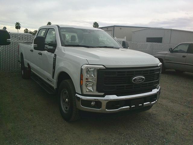 Photo of 2026 Oxford White Ford F-250