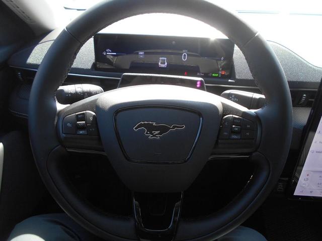 Photo of 2025 Star White Metallic Tri-Coat Ford Mustang Mach-E