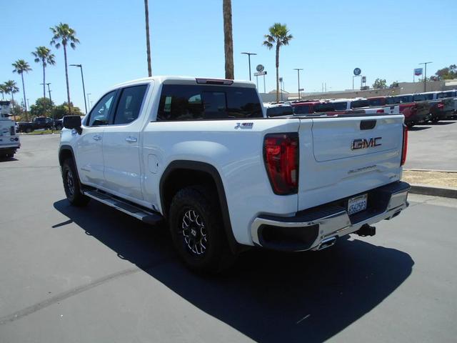 Photo of 2022 White GMC Sierra 1500