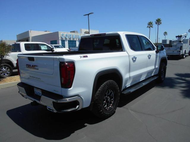 Photo of 2022 White GMC Sierra 1500