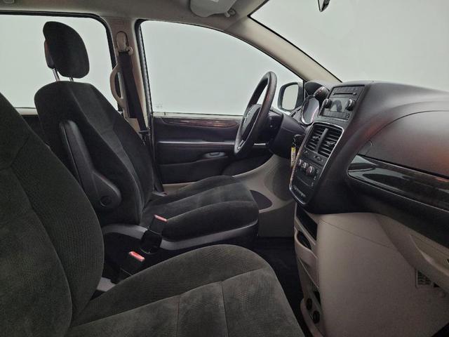 Photo of 2016 Billet Silver Metallic Clearcoat Dodge Grand Caravan