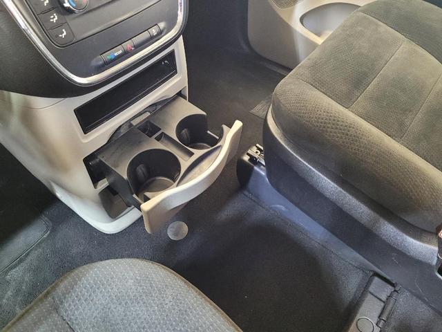 Photo of 2016 Billet Silver Metallic Clearcoat Dodge Grand Caravan