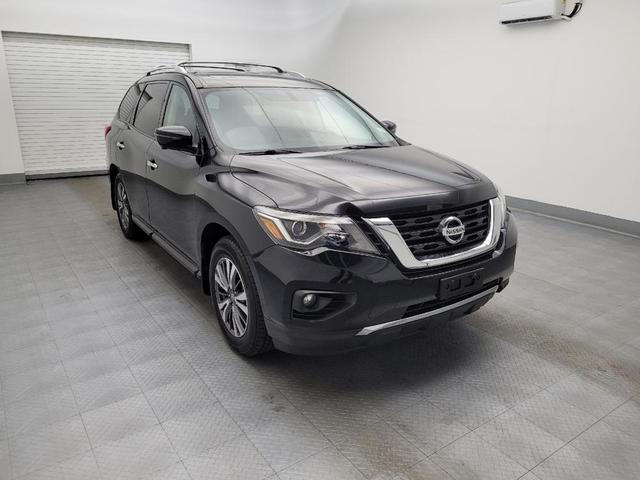 Photo of 2017 Magnetic Black Metallic Nissan Pathfinder