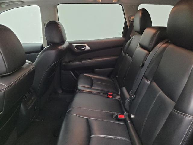 Photo of 2017 Magnetic Black Metallic Nissan Pathfinder