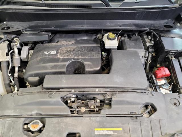 Photo of 2017 Magnetic Black Metallic Nissan Pathfinder