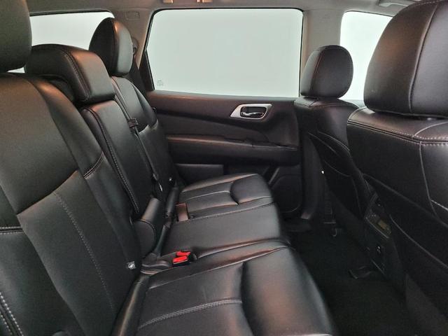Photo of 2017 Magnetic Black Metallic Nissan Pathfinder