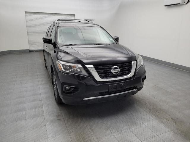 Photo of 2017 Magnetic Black Metallic Nissan Pathfinder