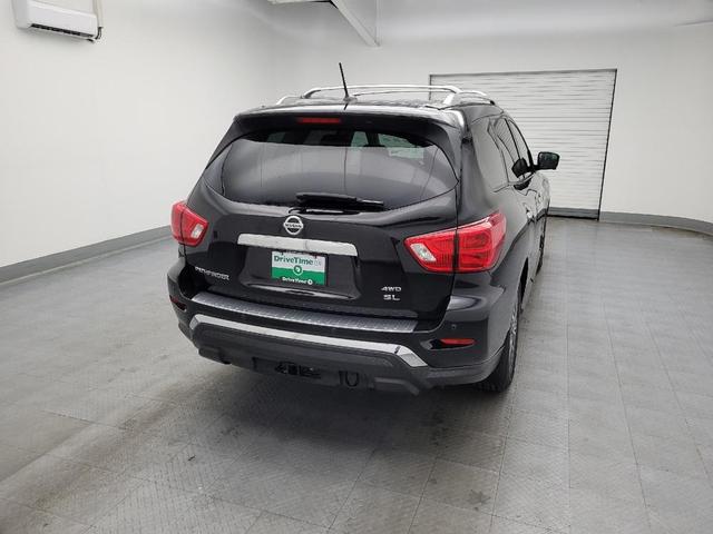 Photo of 2017 Magnetic Black Metallic Nissan Pathfinder