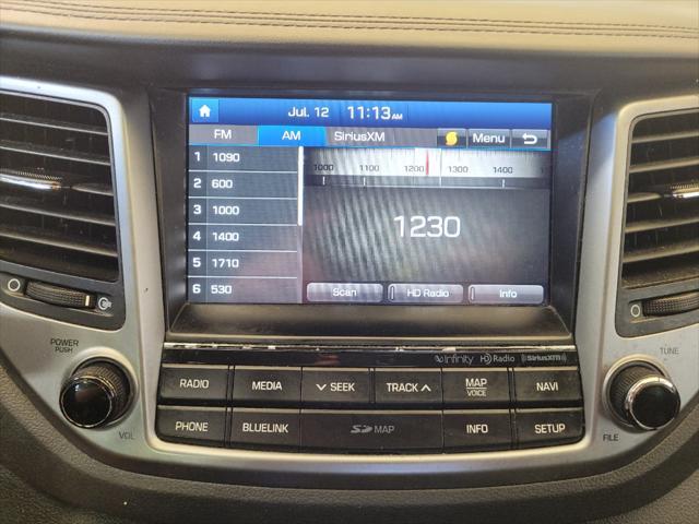 Photo of 2017 Molten Silver Hyundai TUCSON