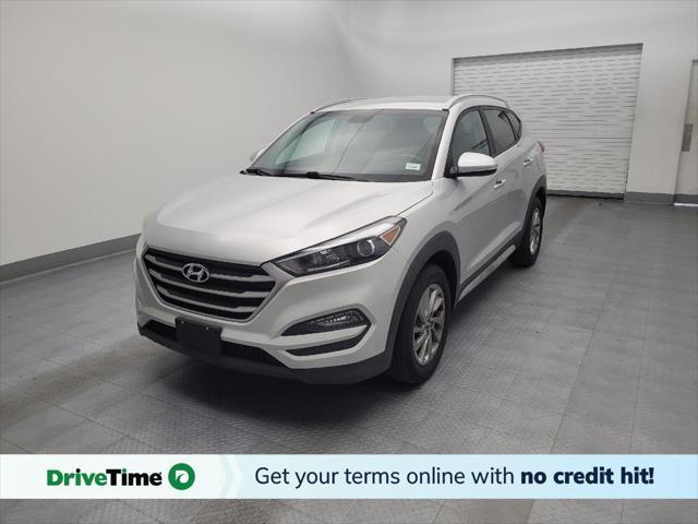 Photo of 2017 Molten Silver Hyundai TUCSON