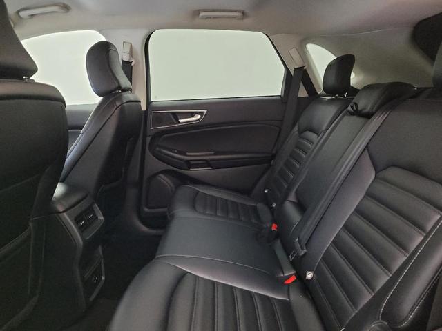 Photo of 2022 Iconic Silver Metallic Ford Edge