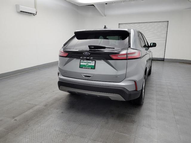 Photo of 2022 Iconic Silver Metallic Ford Edge